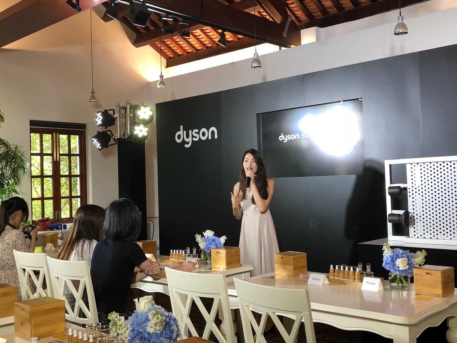 Dyson Nude story Workshop